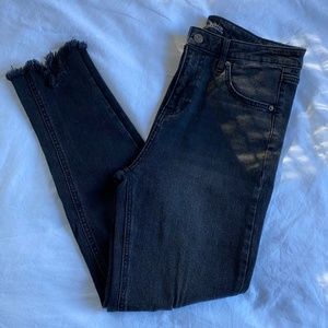 NWOT || WILD FABLE Distressed High-Rise Skinny Jeans